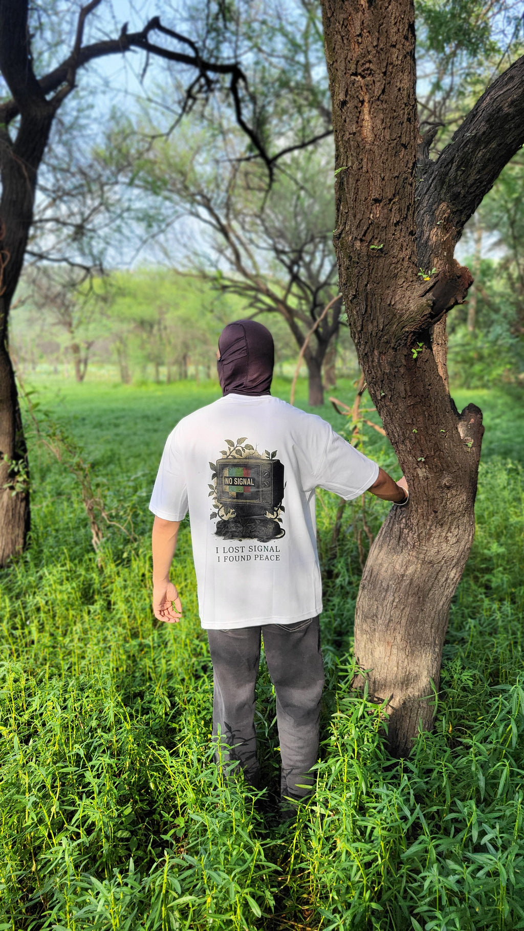 CODE WHITE — "NO SIGNAL" OVERSIZED TEE